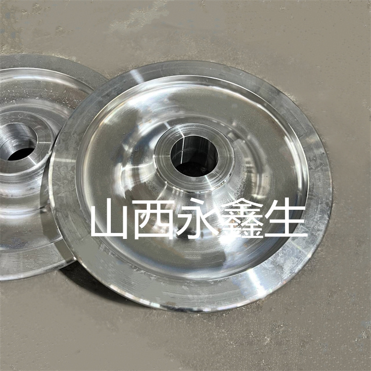 车轮(12)